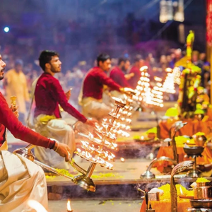 Offer Bhet in Ganga Aarti- Varanasi